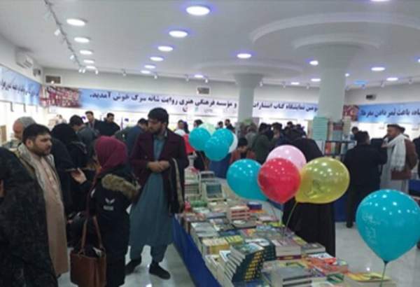 بمشاركة  30 ناشرًا إيرانيًا  يواصل معرض الكتاب هرات اعماله (افغانستان)