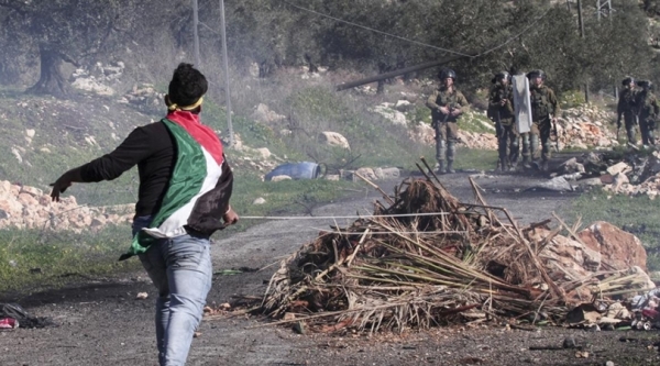 Israeli forces attack anti-settlement Palestinian protesters in Kfar Qaddum (photo)  