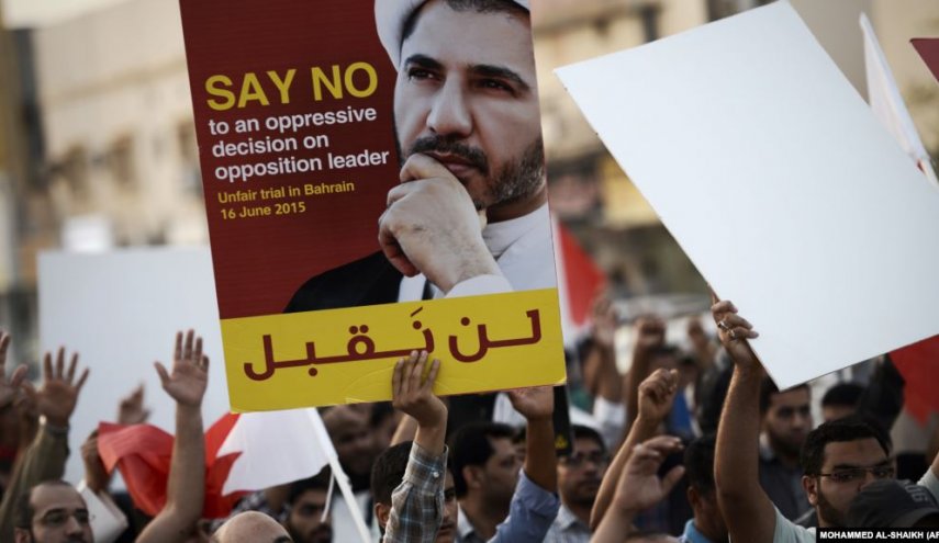مسيرات شعبية في البحرين تطالب بالإفراج عن الشيخ سلمان  