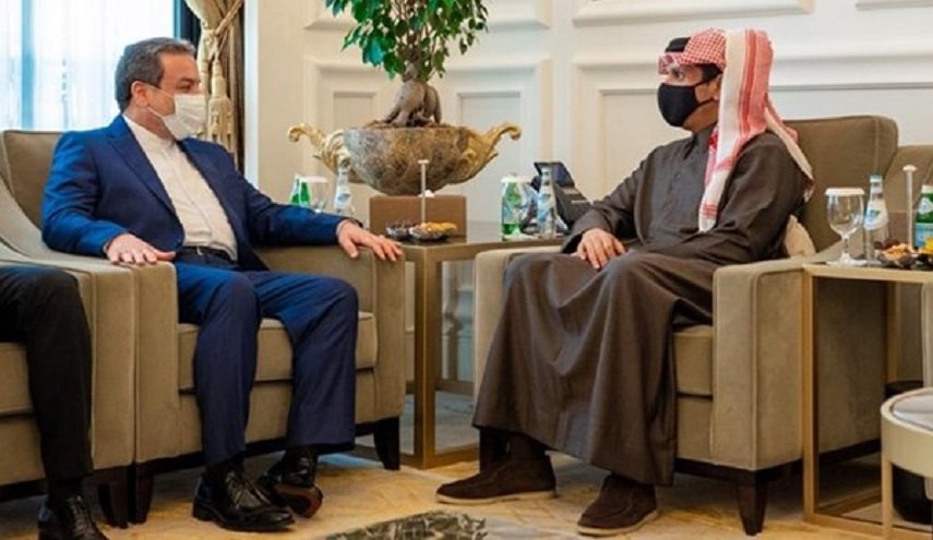 عراقجي يلتقي في الدوحة بوزيري الخارجية والدفاع القطريان