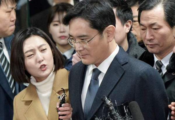 جنوبی کوریا: سام سنگ کے نائب صدر کو کرپشن کے الزامات میں قید کی سزا ۔