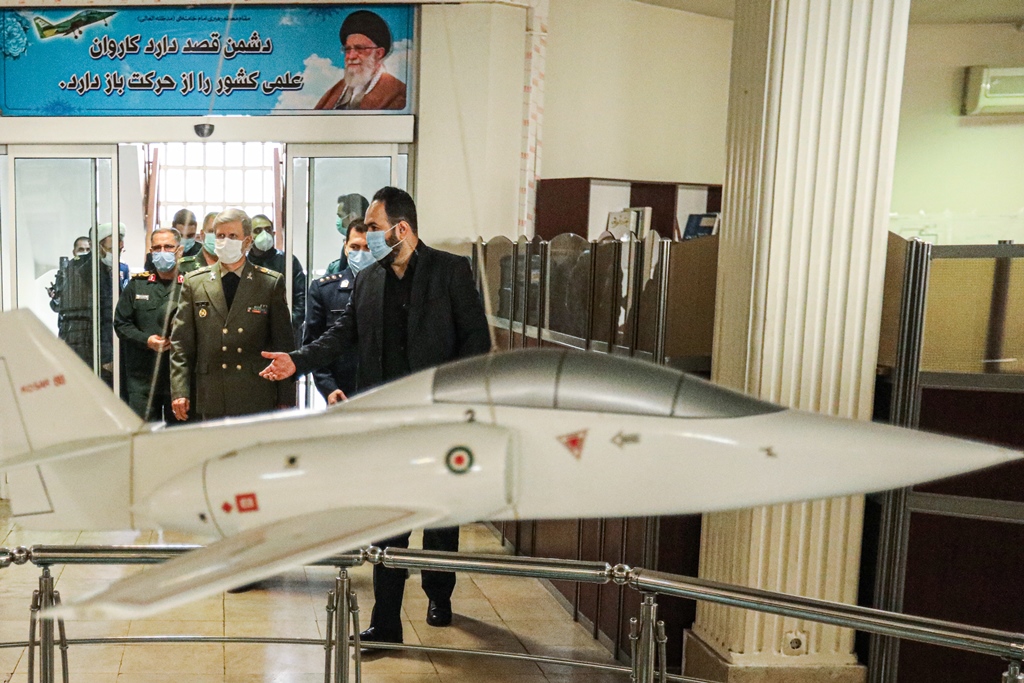 وزير الدفاع : طائرة "ياسين" النفاثة، استراتيجية و رمز بارز  في احباط الحظر