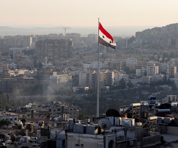 مجلس كنائس الشرق الأوسط يدعو بايدن لإلغاء العقوبات على سوريا