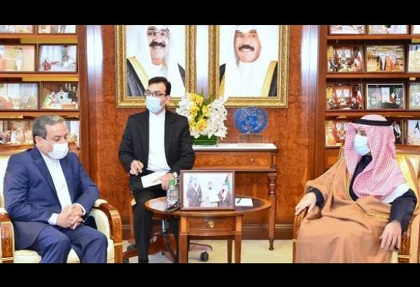دیدار و گفت‌وگوی عراقچی با وزیر خارجه کویت