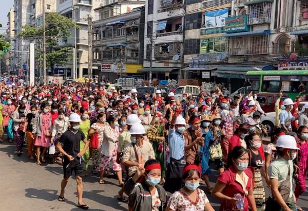 میانمار میں فوجی بغاوت کے خلاف عوام سراپا احتجاج
