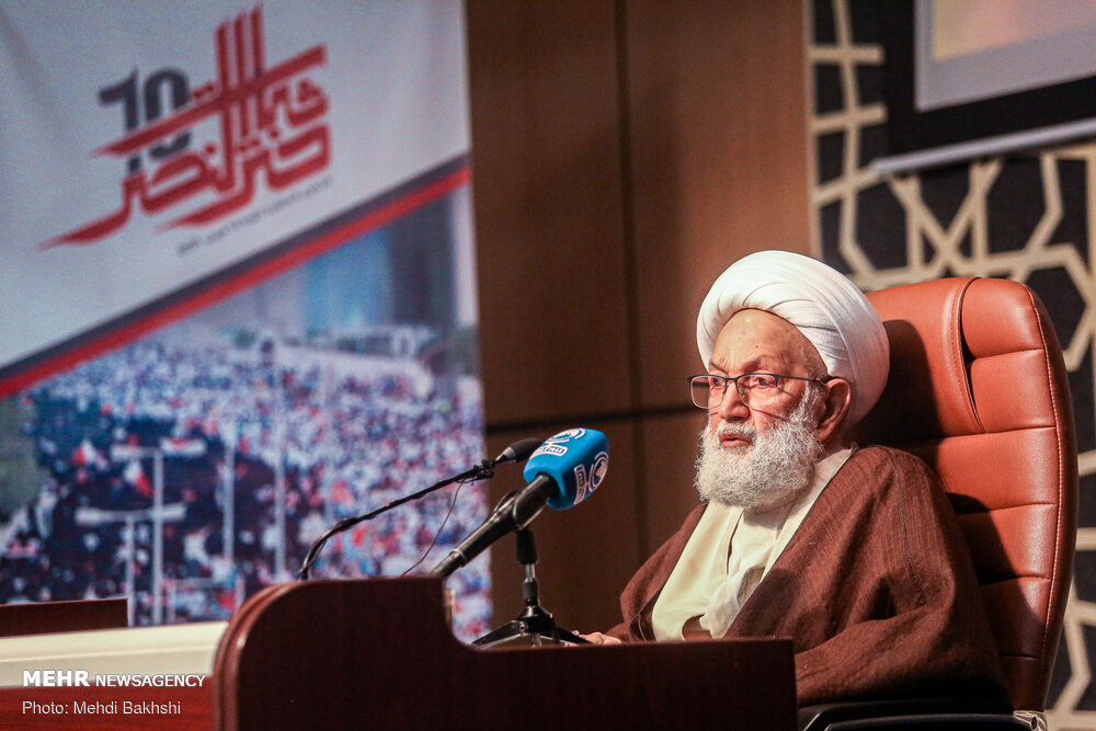 Prominent Bahraini cleric, Sheikh Isa Qassim (file photo)