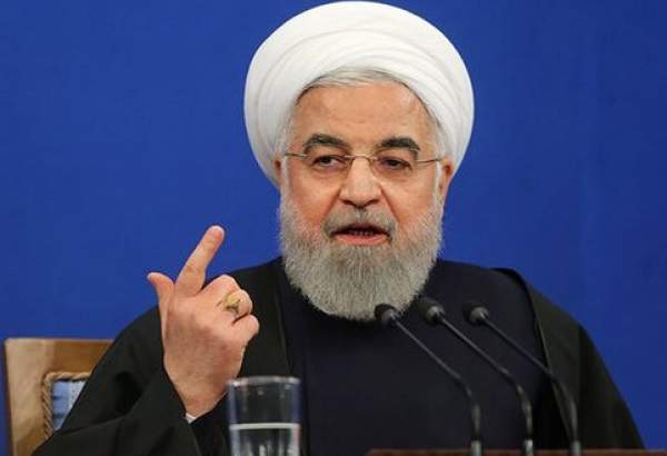 الرئيس روحاني: ثمة مؤشرات تلوح في الافق لفشل العدو في حربه الاقتصادية