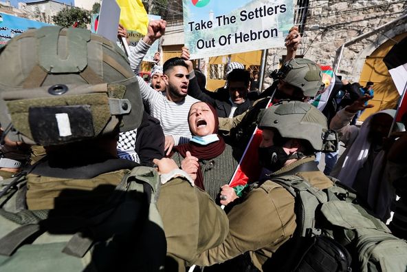 إصابات بالرصاص والاختناق في مواجهات مع الاحتلال بالضفة الغربية  