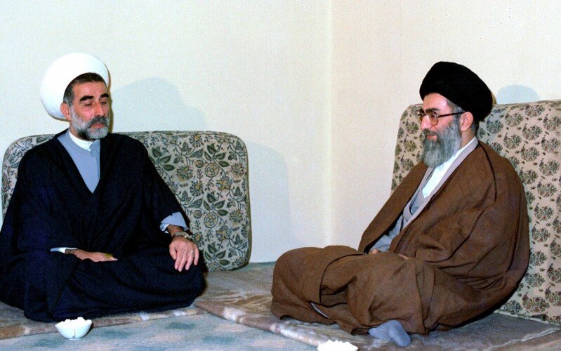 الإمام الخامنئي كان يفتقد الشيخ أحمد الزين خلال الزيارات الخاصة