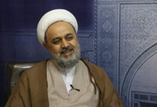 الدكتور شهرياري يشيد بالجهود التي يبذلها شعبي ايران والعراق لتعزيز وحدة المسلمين