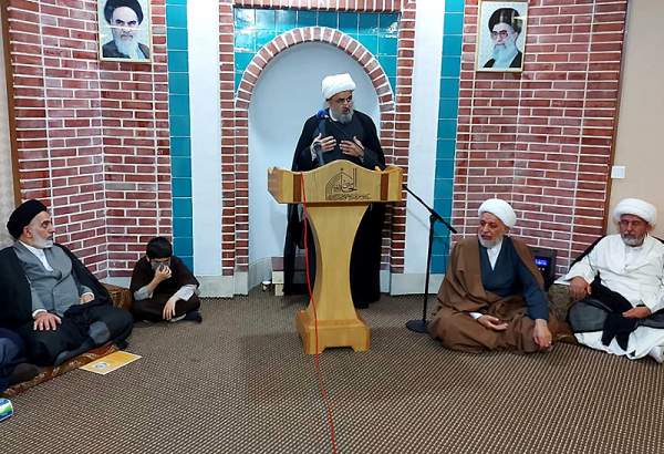 گزارش یونیوز از برگزاری میزگرد بررسی ایده های پروژه امت واحده اسلامی در نجف اشرف