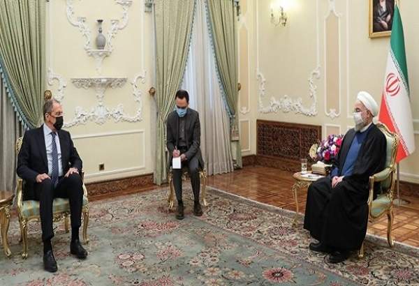Le président Rouhani et le ministre des Affaires étrangères Lavrov s