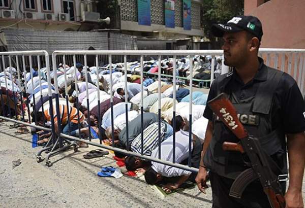 استقرار ۵۰۰۰ نیروی پلیس برای تامین امنیت مساجد لاهور در ماه رمضان