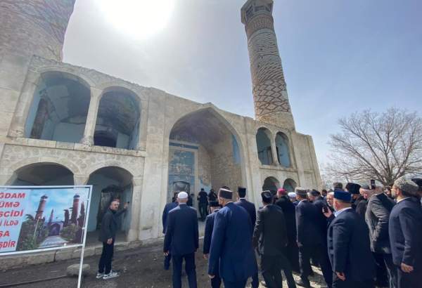 نشست میان ادیانی در مسجد «آقدام» آذربایجان