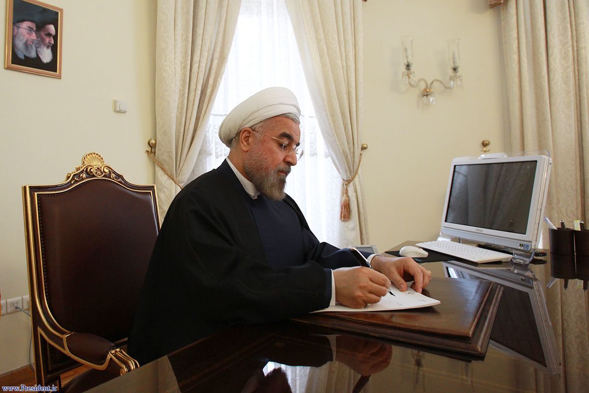 الرئيس روحاني يعزي برحيل نائب قائد فيلق القدس