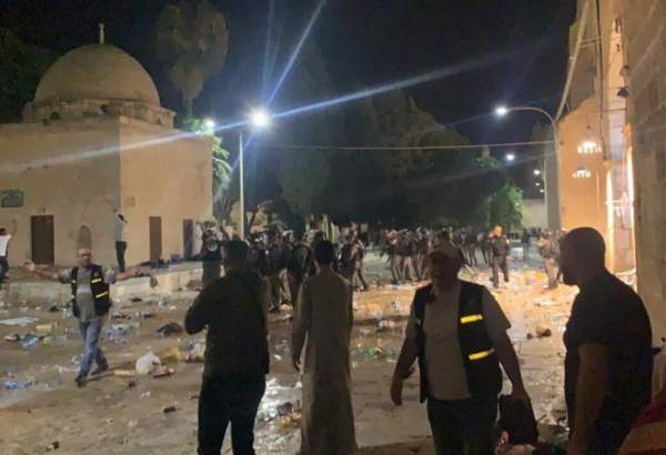 مسجد الاقصی میں صیہونیوں کی شرانگیزی، ڈیڑھ سو سے زائد فلسطینی زخمی