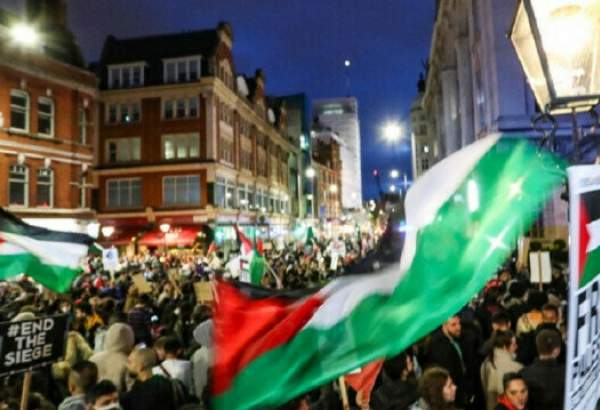 Thousands in London protest Israel