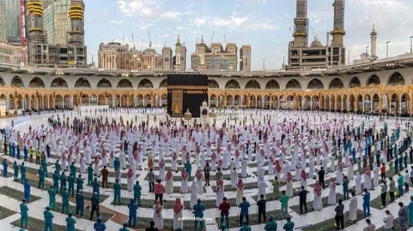 نماز عید فطر در مسجدالحرام اقامه شد +تصاویر