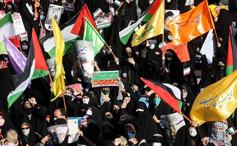 المشاركون في تجمع أهالي طهران ينددون بشدة جرائم الكيان الصهيوني الغاصب  