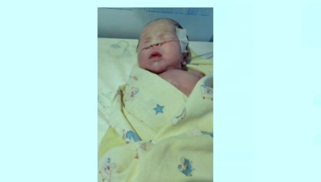 أطلقت أسرة إندونيسية على مولودها اسم "سيف القدس"