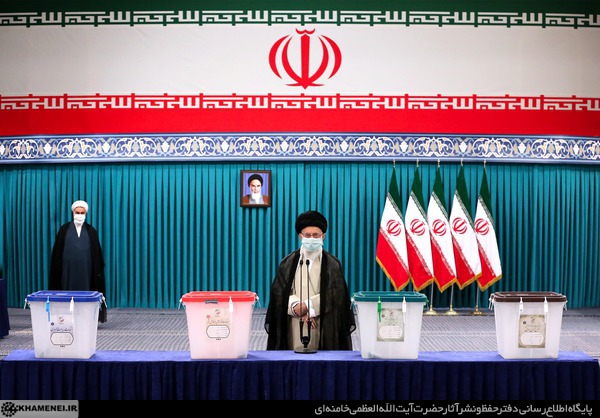 الامام الخامنئی : يوم الانتخابات هو يوم الشعب الايراني