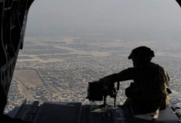 افواج افغانستان سے نکلنے کے لیے ریس لگا رہی ہیں