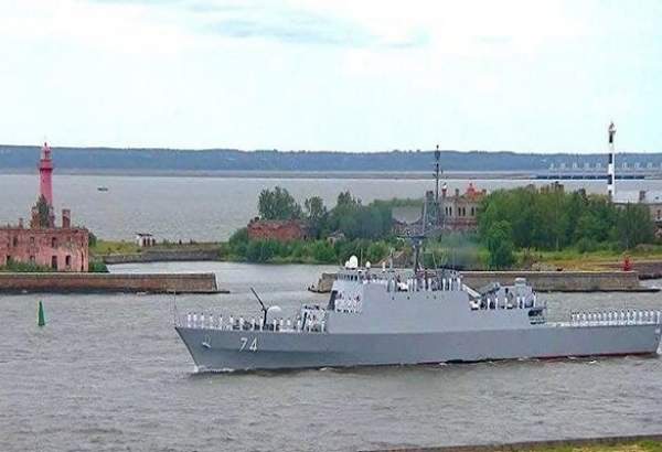 Le destroyer "Sahand" participe à la parade navale russe