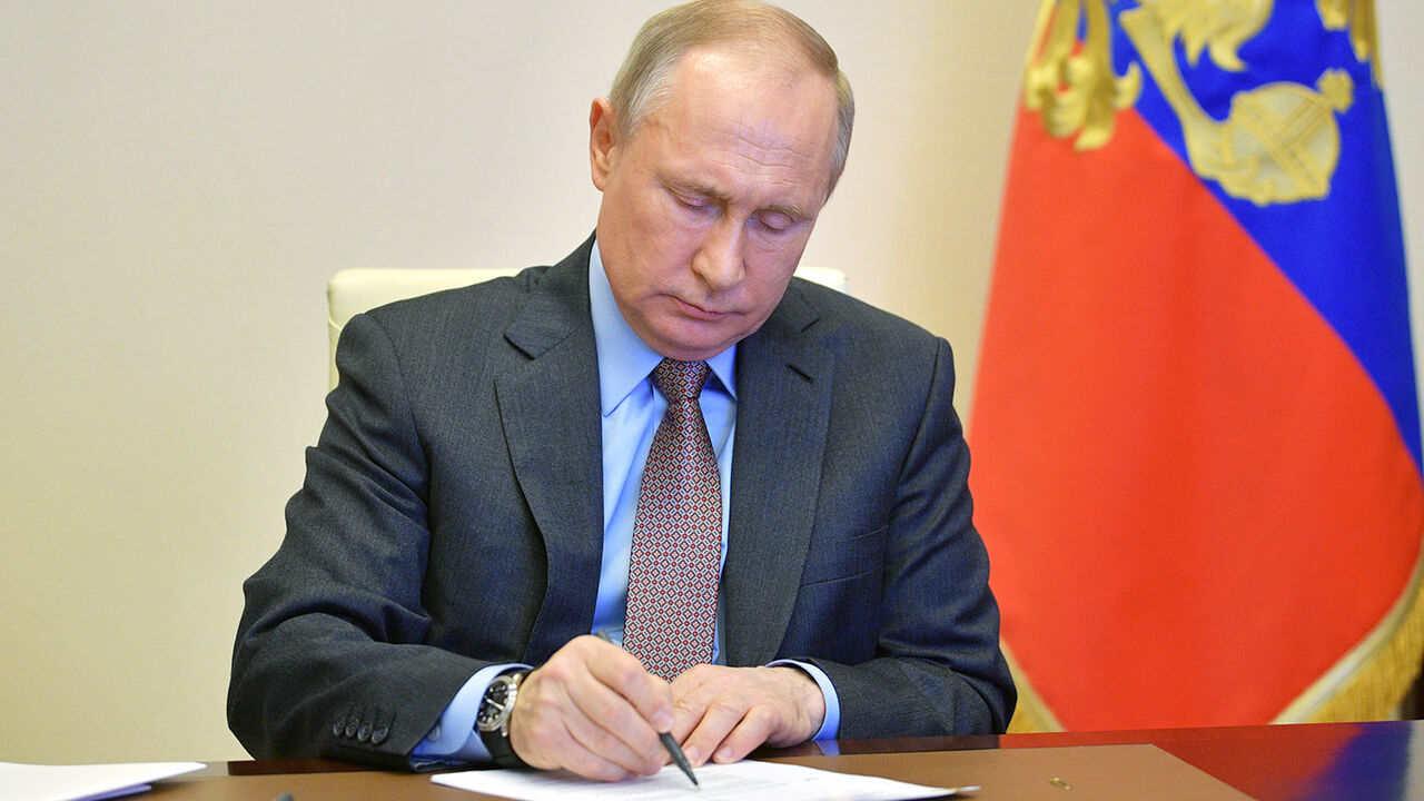 بوتين يؤكد على تعاون روسيا مع الدول الاسلامية في مكافحة الارهاب