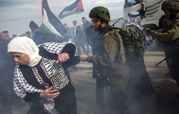 زخمی شدن‌ دهها فلسطینی در یورش صهیونیستها به کرانه باختری