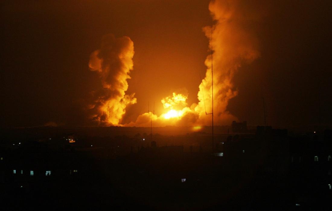 طيران الاحتلال يستهدف موقعا للمقاومة بالمنطقة الوسطى في قطاع غزة