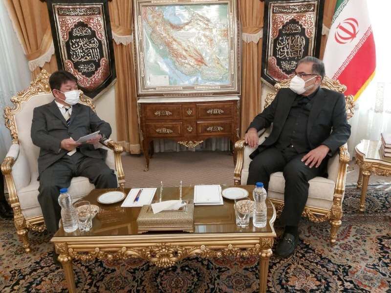 وزير خارجية اليابان يلتقي شمخاني في طهران