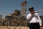 رغم العقوبات الأمريكية.. انتعاش مبيعات الوقود والبتروكيميائيات بإيران