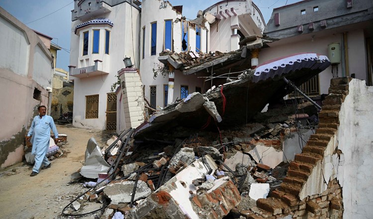 مقتل 20 شخصاً على الأقل اليوم الخميس في زلزال ضرب جنوب باكستان