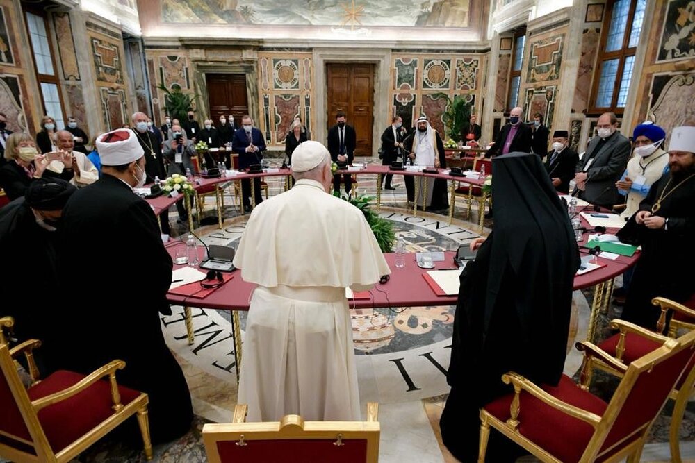 Vatican hosts interfaith meeting of religious leaders on World Teachers Day (photo)  