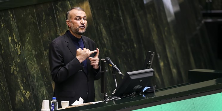 عبد اللهيان  يقدم تقاريره إلى البرلمان الیوم الاحد في جلسة مغلقة