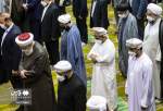 ضيوف المؤتمر الدولي 35 للوحدة الاسلامية يشاركون  في صلاة الجمعة طهران  