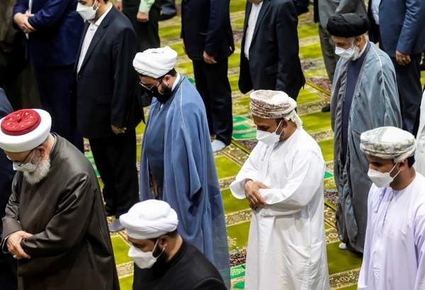 Des fidèles étrangers vont assister à la première prière du vendredi à Téhéran après l