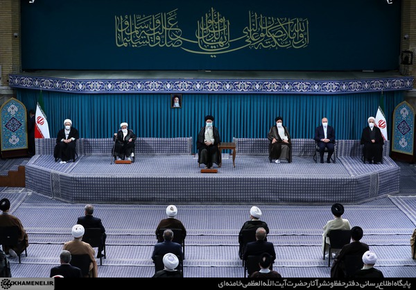 قائد الثورة الإسلامية يستقبل ضيوف المؤتمر الدولي 35 للوحدة الإسلامية  (2)  
