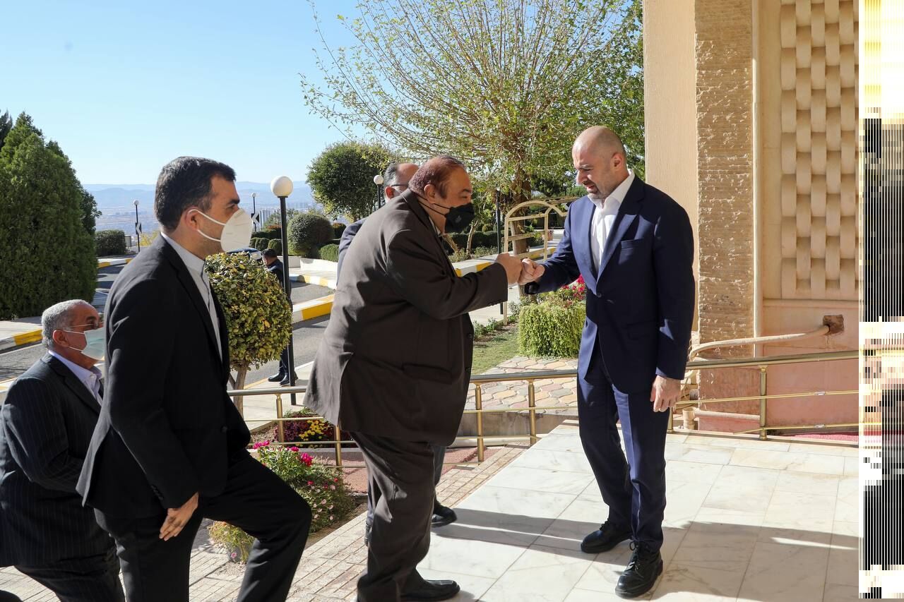مساعد الخارجية الايراني يجري محادثات مع رئيس الاتحاد الوطني الكردستاني العراقي
