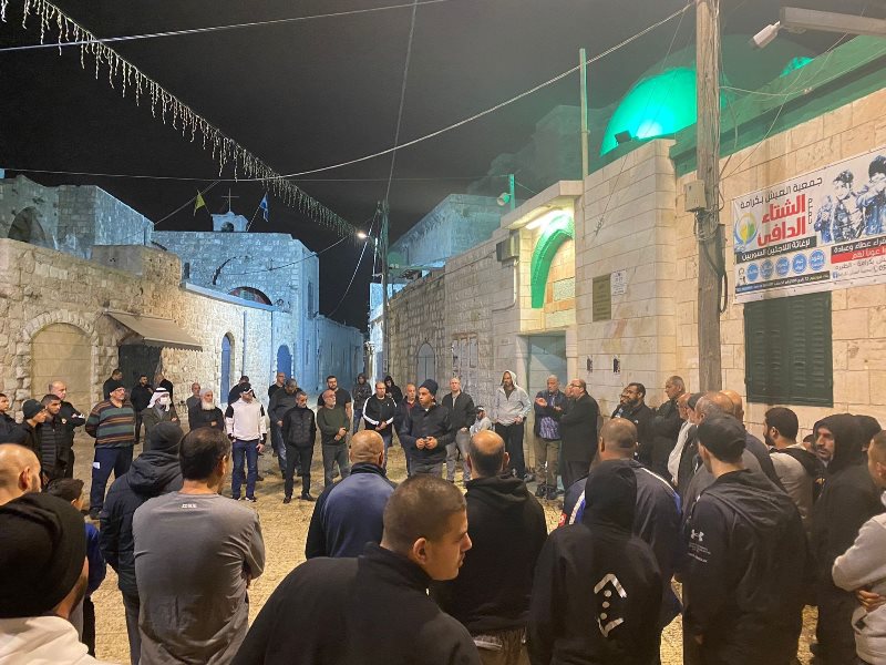 أهالي اللد يحتشدون مساء الاحد أمام المسجد الكبير لحمايته من الصهاينة
