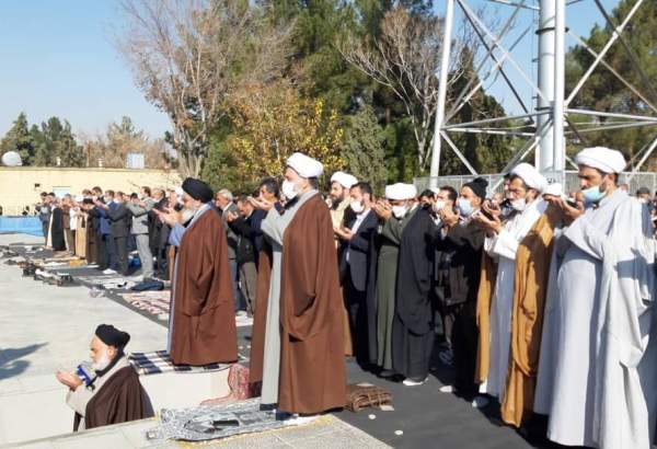 نماز باران در اصفهان اقامه شد