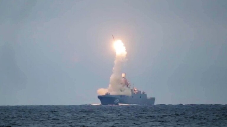 إطلاق صاروخ "تسيركون" فرط صوتي من فرقاطة "الأميرال غورشكوف" في البحر الأبيض