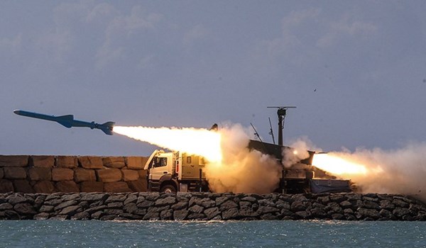اطلاق ناجح لصواريخ كروز مضادة للسفن في مناورات الحرس الثوري