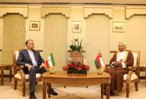 دیدار و گفتگوی امیرعبداللهیان با معاون سلطان عمان