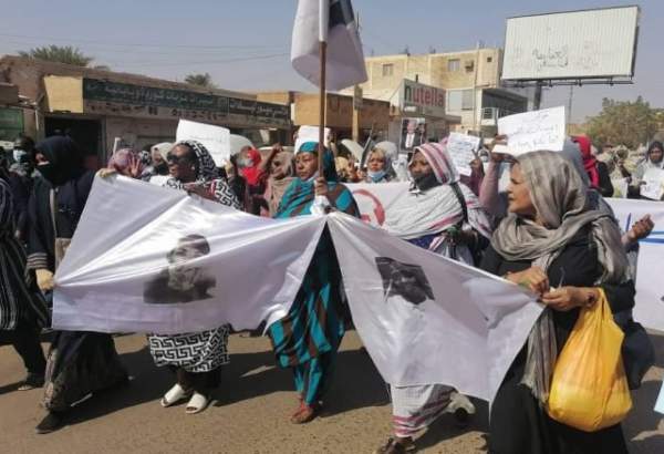 تظاهرات زنان سودانی در اعتراض به قتل تظاهرکنندگان