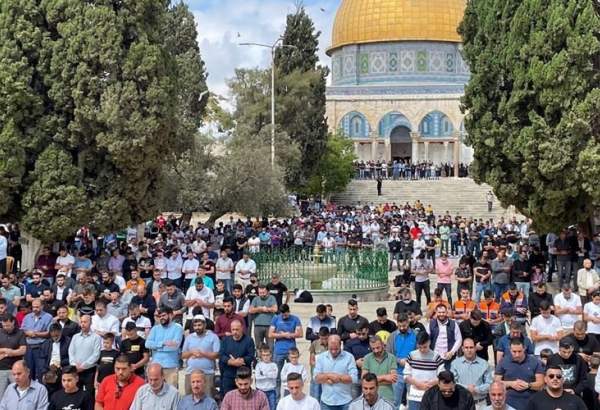 حضور 50 هزار فلسطینی در نماز جمعه مسجد الاقصی