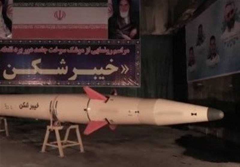 أزاح حرس الثورة الإسلامية، اليوم الأربعاء، الستار عن صاروخ باليستي جديد