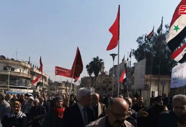 شام کے صوبے حسکہ میں دہشتگرد امریکی فوجیوں کے خلاف مظاہرہ