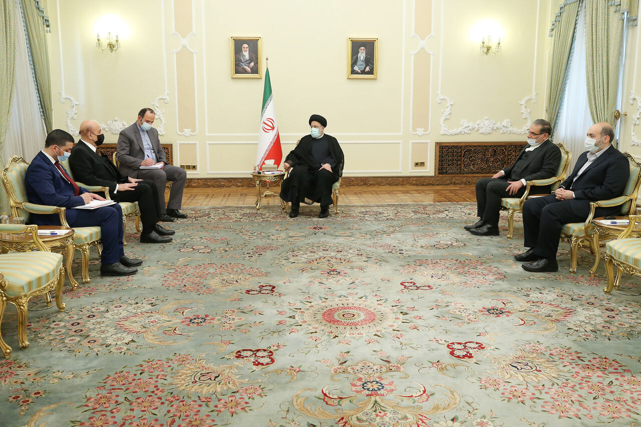 رئيس الجمهورية يؤكد على تطوير العلاقات الاستراتيجية بين طهران ودمشق