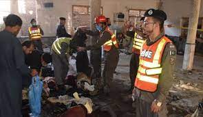 30 قتيلا و56 جريحا في انفجار مسجد بمدينة بيشاور الباكستانية